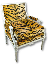 Load image into Gallery viewer, Tiger Print Fauteuil