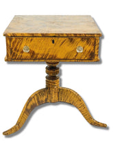 Load image into Gallery viewer, Antique Painted Table