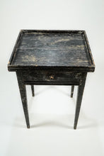 Load image into Gallery viewer, Antique Naïve Side Table