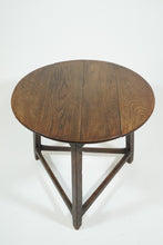 Load image into Gallery viewer, Antique Oak Cricket Table
