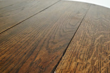 Load image into Gallery viewer, Antique Oak Cricket Table