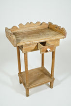 Load image into Gallery viewer, Naïve Country Side Table