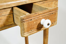 Load image into Gallery viewer, Naïve Country Side Table