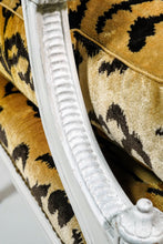 Load image into Gallery viewer, Tiger Print Fauteuil
