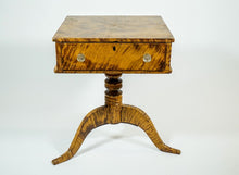 Load image into Gallery viewer, Antique Painted Table