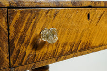 Load image into Gallery viewer, Antique Painted Table