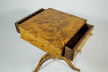 Load image into Gallery viewer, Antique Painted Table