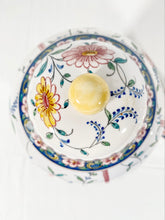 Load image into Gallery viewer, Mottahedeh Chinois Covered Jars (Pair)