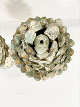 Load image into Gallery viewer, Decorative Tôle Artichokes