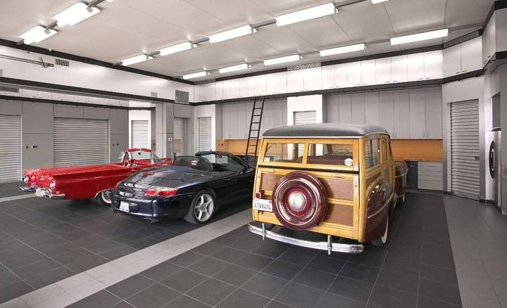 ORGANIZED GARAGES, DESIGNER STYLE