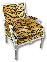 Load image into Gallery viewer, Tiger Print Fauteuil
