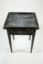 Load image into Gallery viewer, Antique Naïve Side Table

